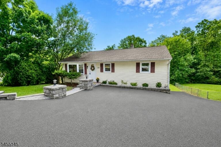 Property listing MLS 4047973 photo 1