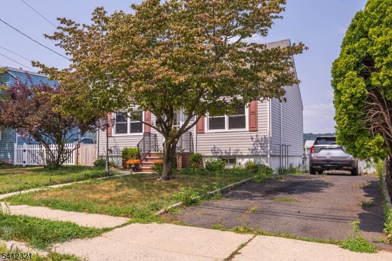 Property listing MLS 4047985 photo 2