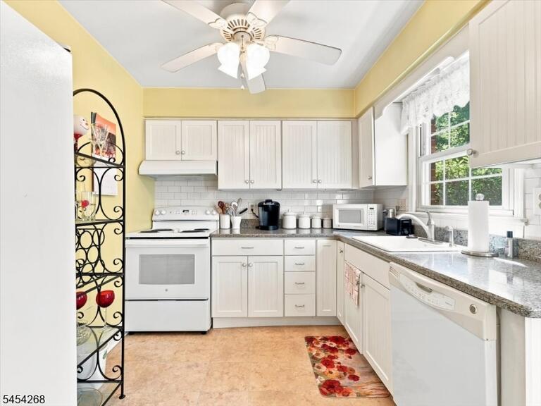 Property listing MLS 4047991 photo 12