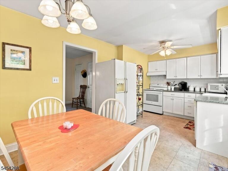 Property listing MLS 4047991 photo 13
