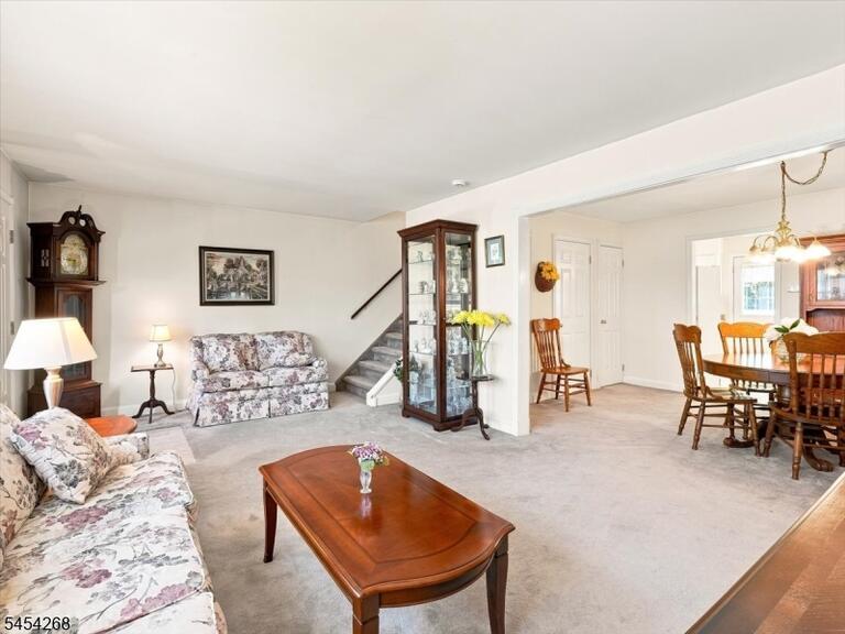 Property listing MLS 4047991 photo 6