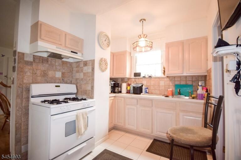Property listing MLS 4047995 photo 8