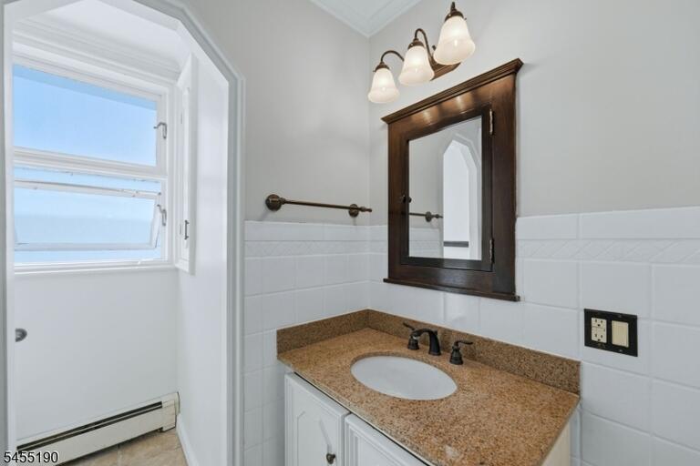 Property listing MLS 4048015 photo 13
