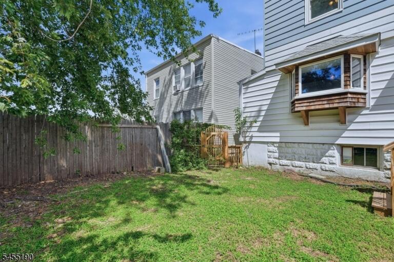 Property listing MLS 4048015 photo 43