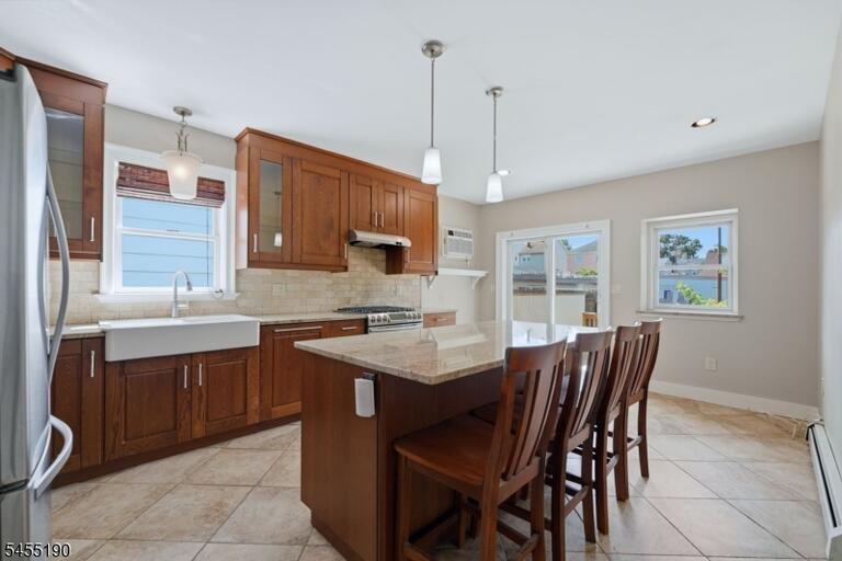Property listing MLS 4048015 photo 7