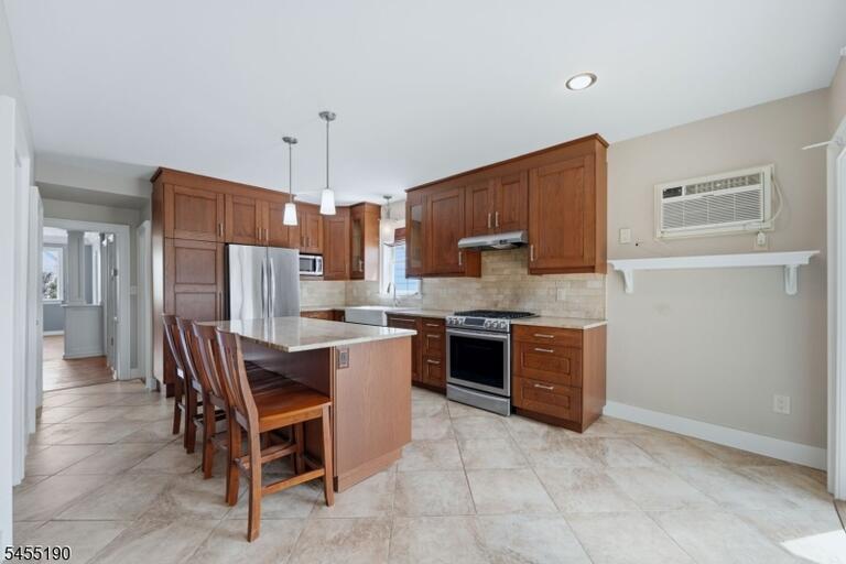 Property listing MLS 4048015 photo 8