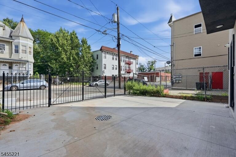 image-4048051-37.jpeg