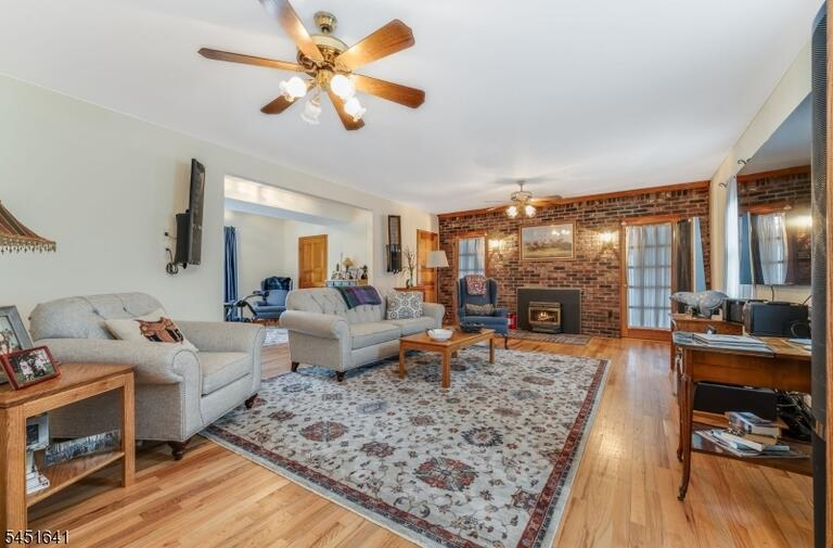 Property listing MLS 4048118 photo 29