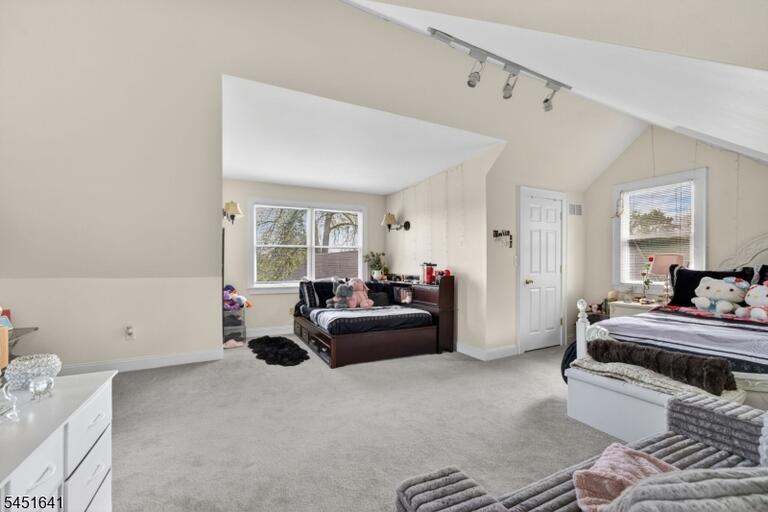 Property listing MLS 4048118 photo 41