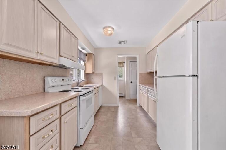 Property listing MLS 4048118 photo 43