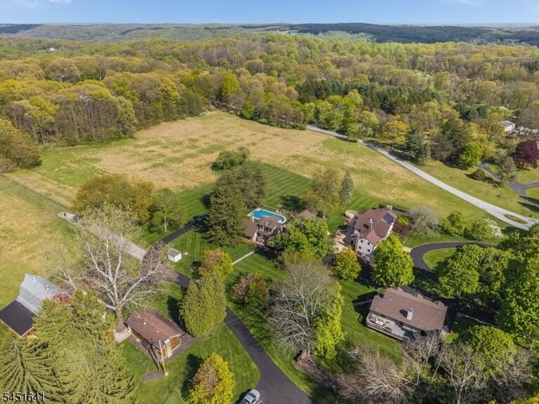 Property listing MLS 4048118 photo 6