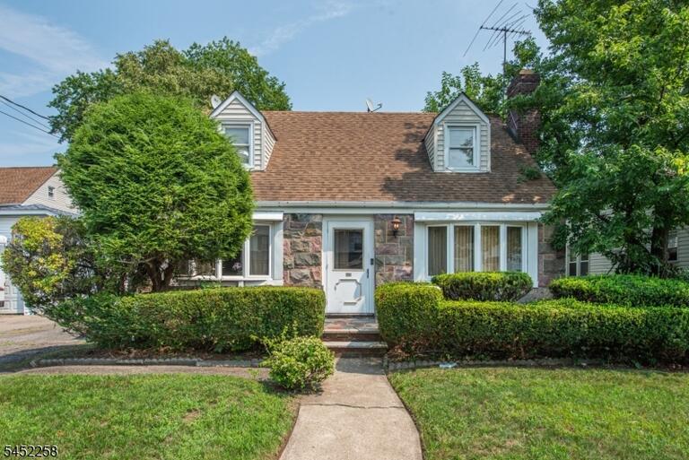 Property listing MLS 4048146 photo 1