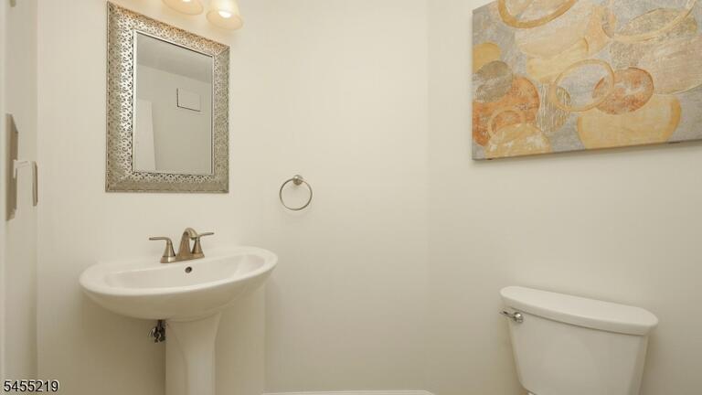 Property listing MLS 4048184 photo 11
