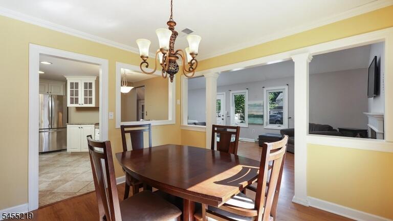Property listing MLS 4048184 photo 5