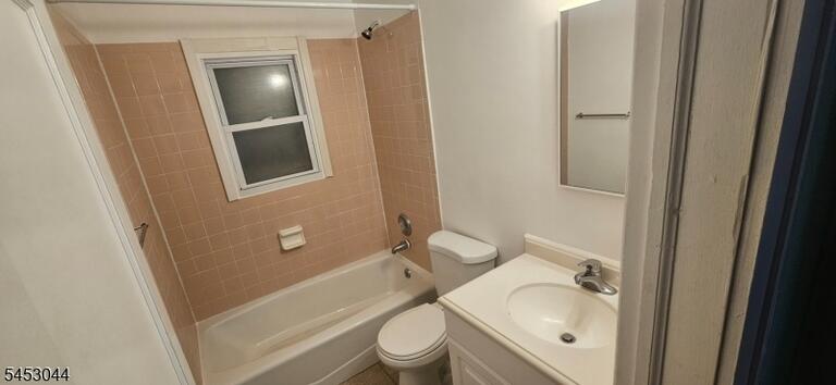 Property listing MLS 4048257 photo 9