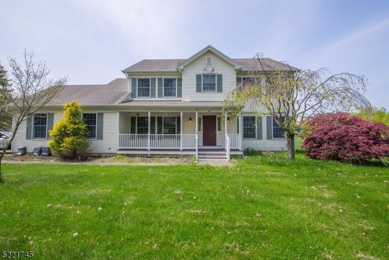 Property listing MLS 4048264 photo 1