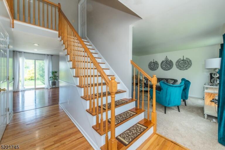 Property listing MLS 4048264 photo 4