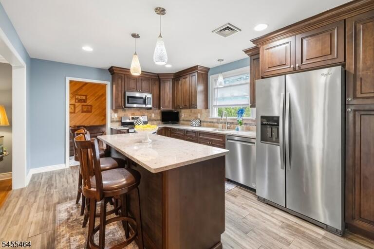 Property listing MLS 4048271 photo 10