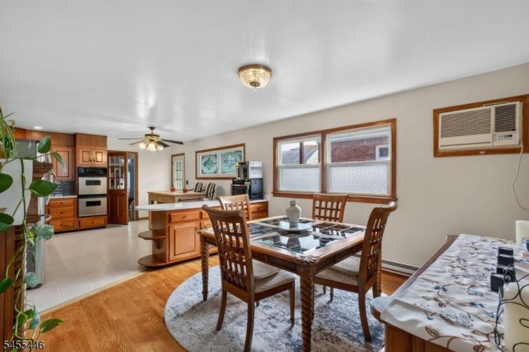 Property listing MLS 4048281 photo 12