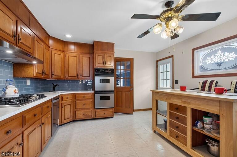 Property listing MLS 4048281 photo 14