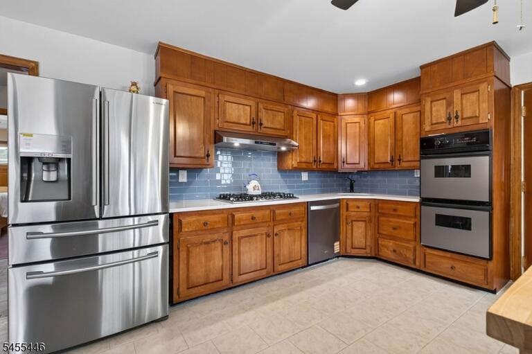 Property listing MLS 4048281 photo 16