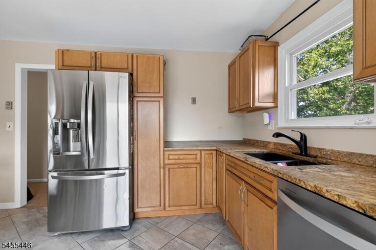 Property listing MLS 4048281 photo 38