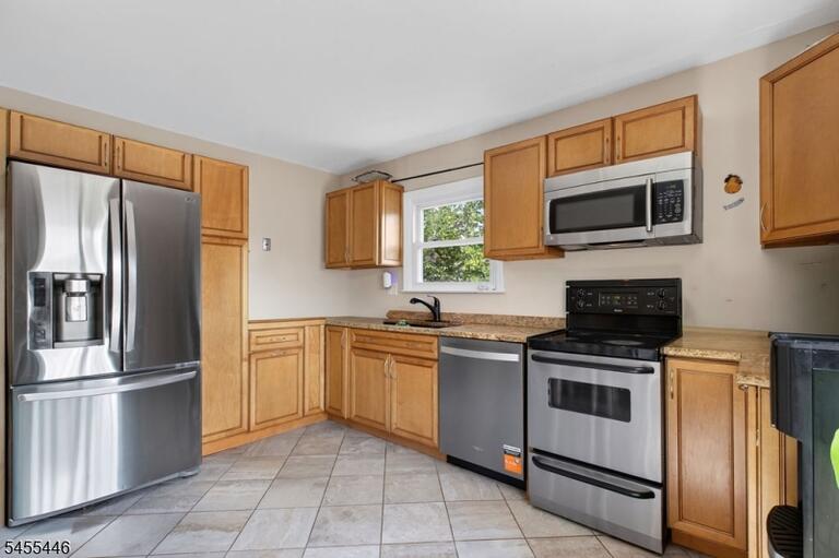 Property listing MLS 4048281 photo 39