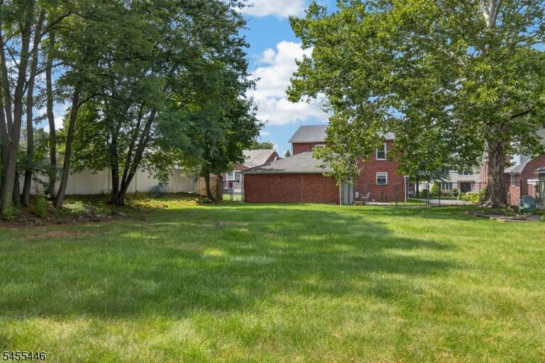 Property listing MLS 4048281 photo 6