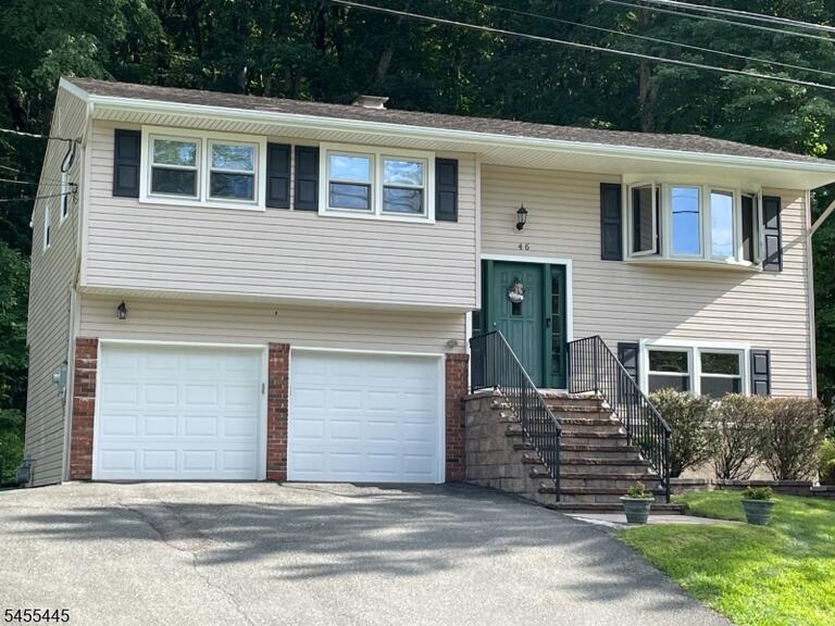 Property listing MLS 4048312 photo 1