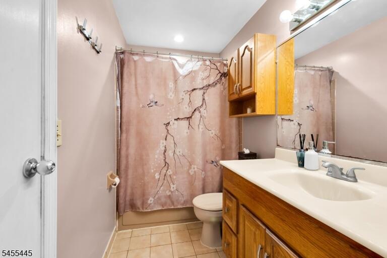 Property listing MLS 4048312 photo 17