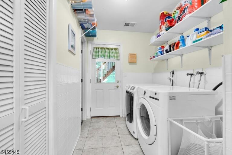 Property listing MLS 4048312 photo 24