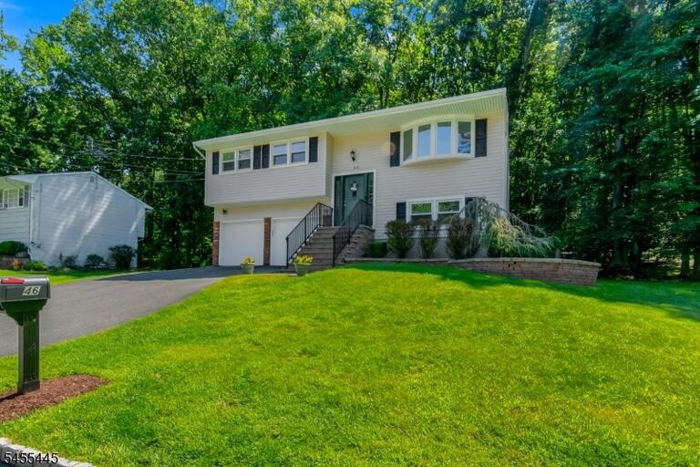 Property listing MLS 4048312 photo 4