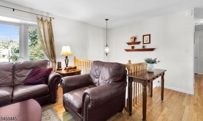 Property listing MLS 4048312 photo 7