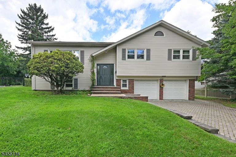 Property listing MLS 4048375 photo 1
