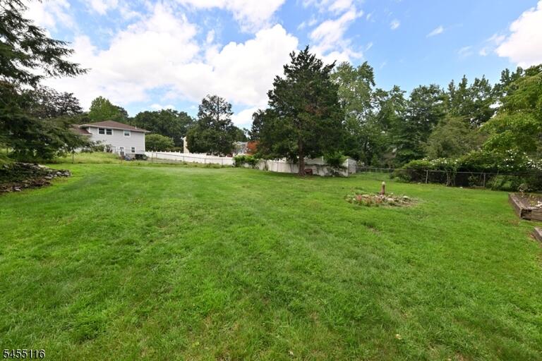 Property listing MLS 4048375 photo 4