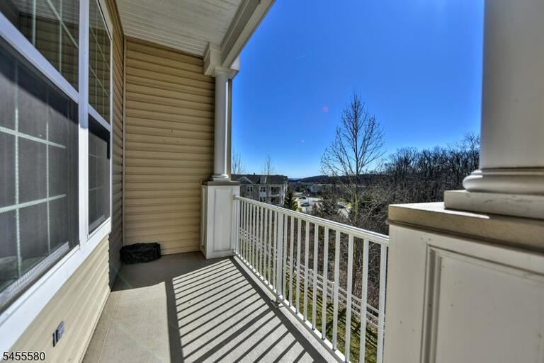 Property listing MLS 4048378 photo 24