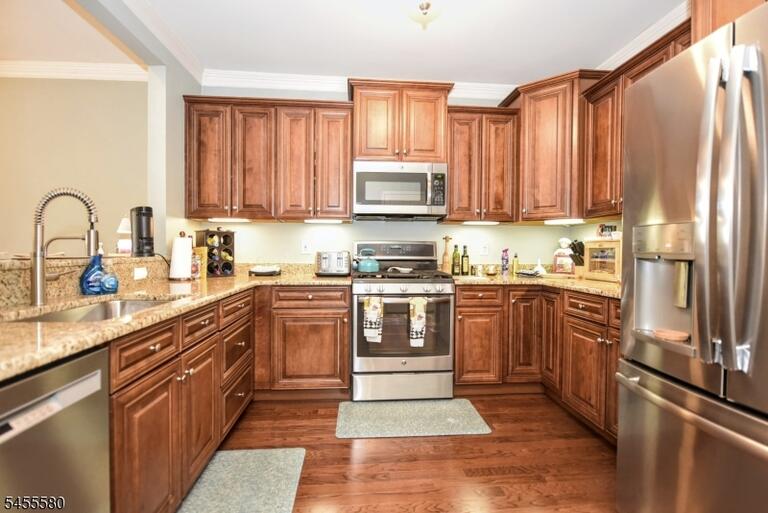 Property listing MLS 4048378 photo 6