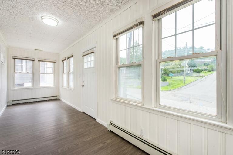 Property listing MLS 4048387 photo 3