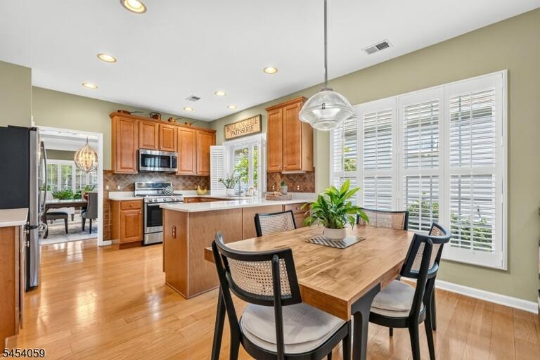 Property listing MLS 4048416 photo 17