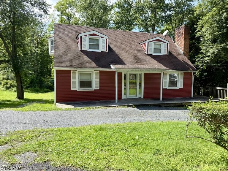 Property listing MLS 4048422 photo 2