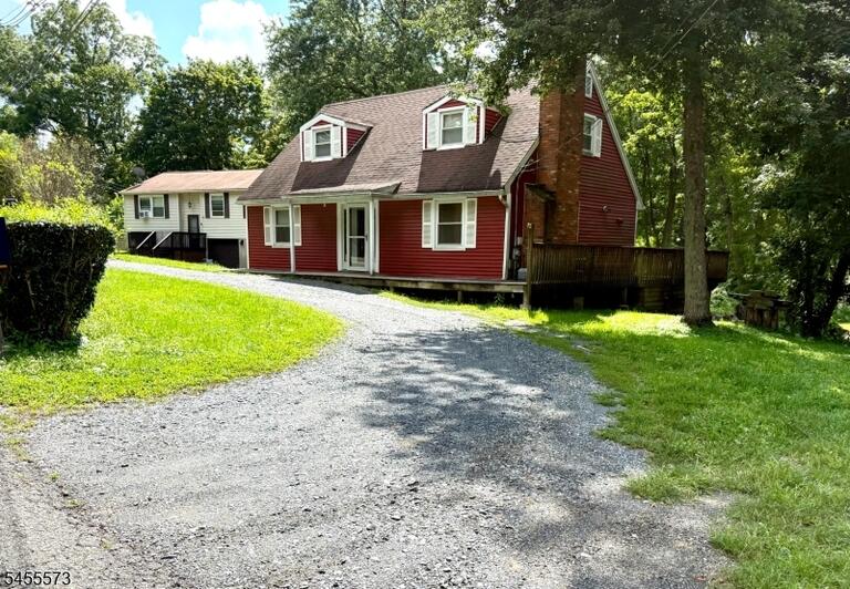 Property listing MLS 4048422 photo 3