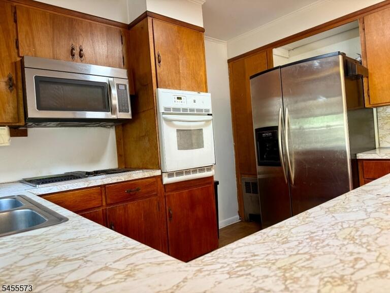 Property listing MLS 4048422 photo 5