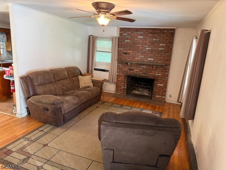 Property listing MLS 4048422 photo 9