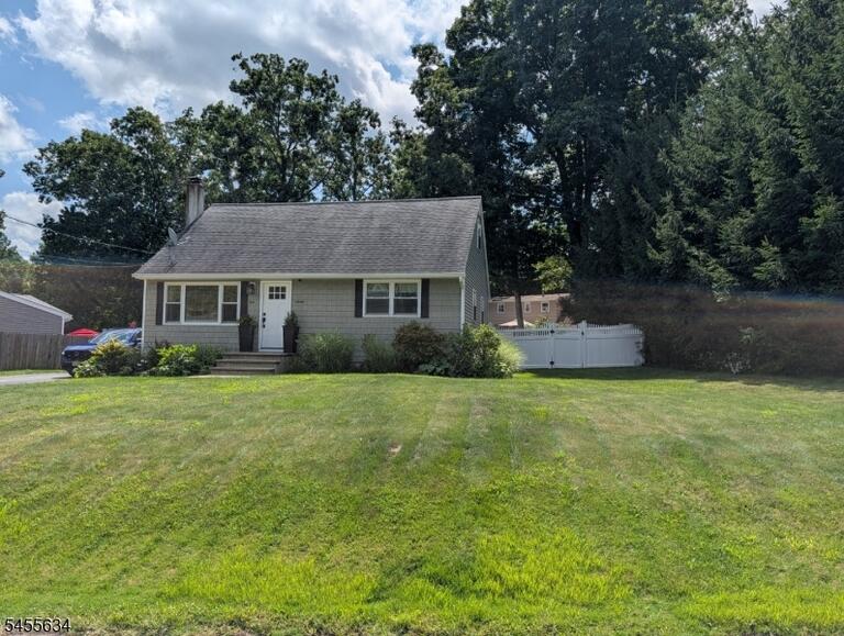 Property listing MLS 4048424 photo 1