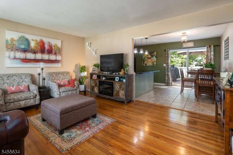 Property listing MLS 4048424 photo 13