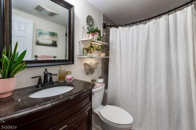 Property listing MLS 4048424 photo 25
