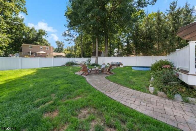 Property listing MLS 4048424 photo 6