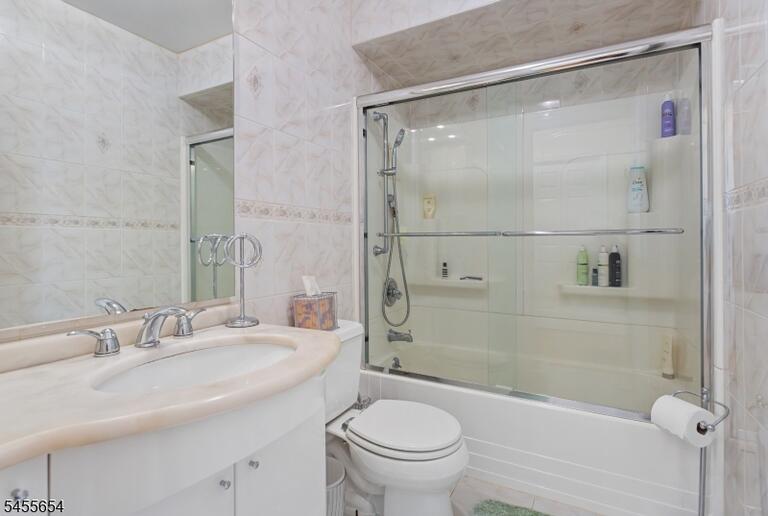 Property listing MLS 4048428 photo 10
