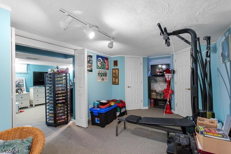Property listing MLS 4048428 photo 15