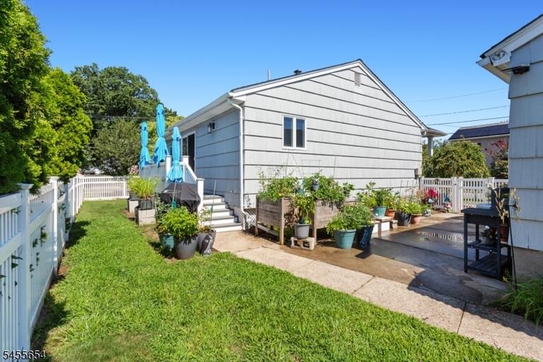 Property listing MLS 4048428 photo 25
